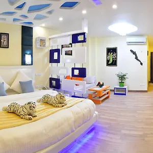https://royal-penguin-boutique-hotel-spa-2.hotels-kathmandu.com